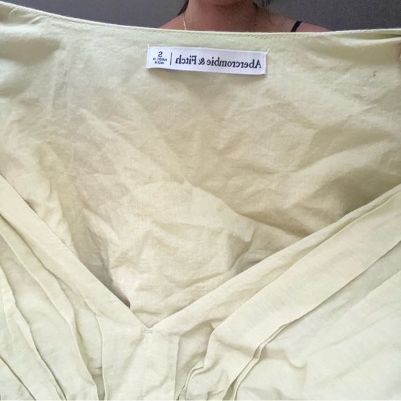 Abercrombie flutter sleeve blouse - Picture 3 of 6